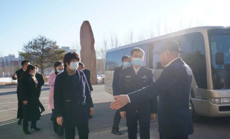 朝陽副市長、市公安局黨委書記、局長趙丕顯帶隊參觀冰河集團